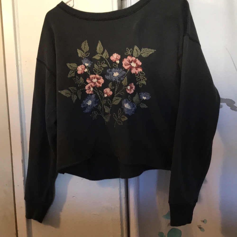 Long sleeve cropped sweater